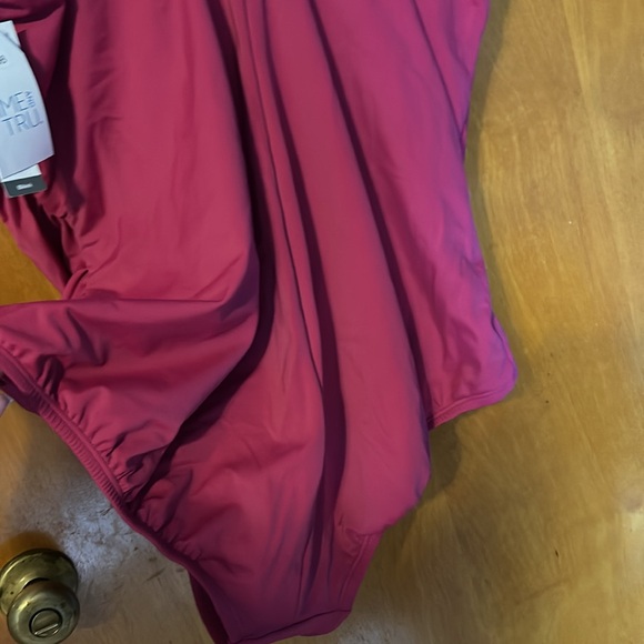 One Pe Swimsuit new with tags - Picture 3 of 4